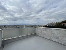 【神奈川県/藤沢市片瀬山】藤沢市片瀬山1丁目　3号棟／全3 眺望：ルーフバルコニーから