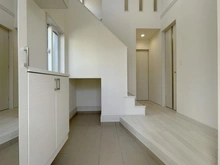 【神奈川県/茅ヶ崎市南湖】茅ヶ崎市南湖4丁目新築戸建 1号棟 玄関