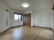 【神奈川県/茅ヶ崎市浜之郷】茅ヶ崎市浜之郷 一戸建 洋室：約9.0帖