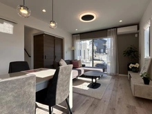 【神奈川県/藤沢市並木台】Besel 湘南藤沢 1号棟/全7棟 リビング・ダイニング：※家具調度品等は販売価格に含まれておりません