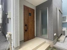 【神奈川県/茅ヶ崎市室田】茅ヶ崎市室田1丁目 一戸建 玄関