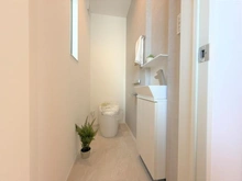 【神奈川県/茅ヶ崎市浜竹】茅ヶ崎市浜竹4丁目新築戸建B棟/全2棟 トイレ