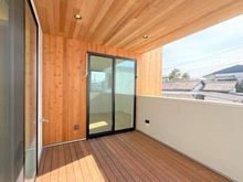 【神奈川県/茅ヶ崎市浜竹】茅ヶ崎市浜竹4丁目新築戸建B棟/全2棟 バルコニー：ウッドデッキ