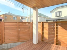 【神奈川県/茅ヶ崎市浜竹】茅ヶ崎市浜竹4丁目新築戸建A棟/全2棟 フリースペース：ウッドデッキ