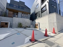 【神奈川県/藤沢市片瀬】藤沢市片瀬4丁目　新築戸建 2号棟 アプローチ