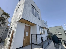 【神奈川県/藤沢市片瀬】藤沢市片瀬4丁目　新築戸建 3号棟 外観：全2棟手前側