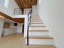 【神奈川県/藤沢市片瀬山】藤沢市片瀬山1丁目新築戸建　2号棟 階段