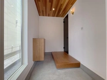 【神奈川県/藤沢市片瀬山】藤沢市片瀬山1丁目新築戸建　2号棟 玄関