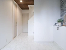 【神奈川県/藤沢市辻堂太平台】藤沢市辻堂太平台1丁目 新築一戸建て 1号棟/全3棟 玄関