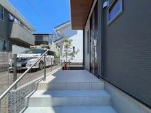 【神奈川県/藤沢市辻堂太平台】藤沢市辻堂太平台2丁目 新築戸建 1号棟/全1棟 玄関