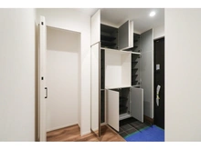 【神奈川県/藤沢市本藤沢】藤沢市本藤沢2丁目　新築一戸建て2号棟/全2棟 玄関