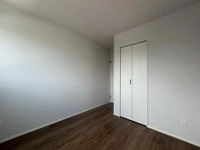 【神奈川県/藤沢市辻堂】藤沢市辻堂2号棟 洋室：【約5帖】収納あり・2面窓