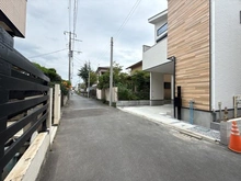 【神奈川県/茅ヶ崎市旭が丘】茅ヶ崎市旭が丘5期1号棟 前面道路