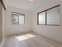【神奈川県/藤沢市大鋸】藤沢市大鋸　一戸建 洋室：【約6.0帖】収納あり