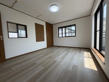 【神奈川県/鎌倉市坂ノ下】鎌倉市坂ノ下　中古戸建て 洋室：2階　約9.1帖のお部屋