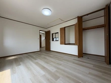 【神奈川県/鎌倉市坂ノ下】鎌倉市坂ノ下　中古戸建て 洋室：2階　約9.1帖のお部屋