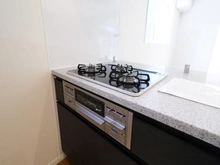 【神奈川県/藤沢市鵠沼海岸】藤沢市鵠沼海岸3丁目 新築戸建 1号棟/全2棟 キッチン