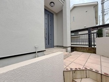 【神奈川県/藤沢市本藤沢】藤沢市本藤沢三丁目　中古戸建 アプローチ