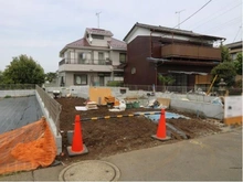 【東京都/板橋区西台】板橋区西台1丁目新築戸建　C号棟 現地（建築前）：建築中の外観：（手前側)【全2棟】