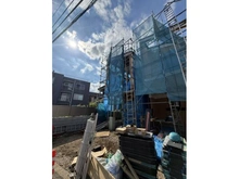 【東京都/練馬区南大泉】練馬区南大泉117　1号棟 建築中の外観：全3棟　写真左