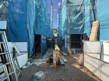 【東京都/小平市小川東町】小平市小川東町第3　4号棟 建築中の外観：6棟現場/写真右奥
