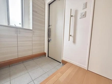 【千葉県/流山市市野谷】売戸建住宅 玄関