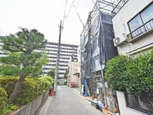 【東京都/葛飾区青戸】葛飾区青戸5期 1号棟新築戸建 建築中の外観：真ん中の建物になります。