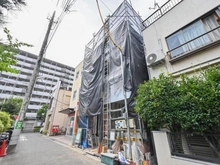 【東京都/葛飾区青戸】葛飾区青戸5期 1号棟新築戸建 建築中の外観：真ん中の建物になります。