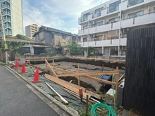 【東京都/新宿区下落合】新宿区下落合3丁目 新築戸建 建築中の外観