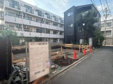 【東京都/新宿区下落合】新宿区下落合3丁目 新築戸建 建築中の外観