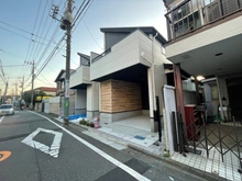 【東京都/杉並区成田東】杉並区成田東2期　1号棟 外観：全2棟　写真中央