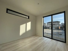 【東京都/武蔵野市境南町】武蔵野市境南町一丁目新築戸建E号棟/全5棟 サービスルーム（納戸）：納戸表記ですが、居室として利用可能な広さです。