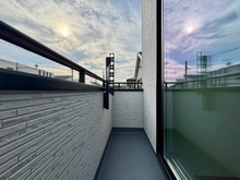 【東京都/西東京市泉町】 西東京市泉町1丁目 新築戸建B号棟/全2号棟 バルコニー