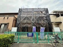 【東京都/練馬区石神井台】練馬区石神井台7丁目　新築戸建　A号棟/全2号棟 建築中の外観：全2棟現場　写真左側