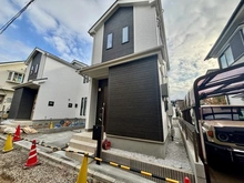 【東京都/西東京市東町】西東京市東町5丁目　新築戸建B号棟/全2棟 建築中の外観：全2棟現場　写真中央