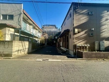 【東京都/武蔵野市西久保】アルディ（武蔵野市西久保3丁目　賃貸併用住宅） 前面道路：北側　幅員：4m 接面：12.8ｍ
西側　幅員：4m 接面：10.1ｍ