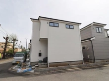 【東京都/西東京市西原町】西東京市西原町4丁目2号棟 建築中の外観：全2棟　写真中央