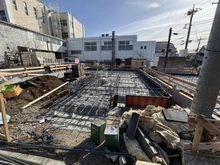 【東京都/練馬区関町北】練馬区関町北4丁目　新築戸建て　2号棟 建築中の外観：全３区画　２区画(真ん中)