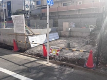 【東京都/中野区白鷺】中野区白鷺1丁目　C号棟/全3棟 建築中の外観：全3棟現場（手前から１軒目）