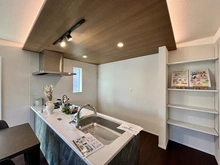 【東京都/三鷹市上連雀】三鷹市上連雀8丁目　新築戸建　3号棟/全4号棟 リビング・ダイニング