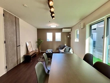 【東京都/三鷹市上連雀】三鷹市上連雀8丁目　新築戸建　3号棟/全4号棟 リビング・ダイニング