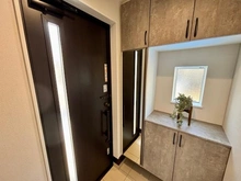 【東京都/三鷹市上連雀】三鷹市上連雀8丁目　新築戸建　3号棟/全4号棟 玄関