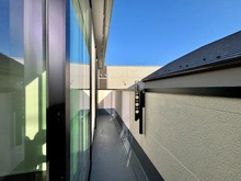 【東京都/三鷹市上連雀】三鷹市上連雀8丁目　新築戸建　3号棟/全4号棟 バルコニー