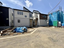 【東京都/西東京市泉町】西東京市泉町3丁目新築戸建　10号棟/全16棟 建築中の外観：対象物件：右手側/全16棟