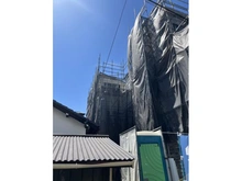 【東京都/西東京市南町】西東京市南町四丁目　新築戸建　3号棟全3棟 建築中の外観：全3棟（3号棟は左側）