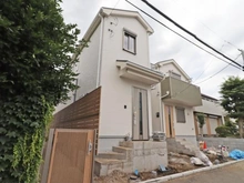 【東京都/西東京市ひばりが丘北】西東京市ひばりが丘北4丁目　1号棟/全2号棟 建築中の外観：全2棟/左側
