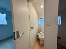 【東京都/西東京市住吉町】西東京市住吉町一丁目　新築戸建　2号棟/全4号棟 トイレ：2階