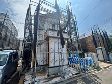 【東京都/武蔵野市桜堤】武蔵野市桜堤3丁目　新築戸建　5号棟　全8棟 現地（建築前）：全8棟／写真中央