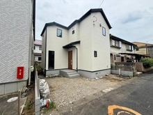 【東京都/西東京市緑町】西東京市緑町2丁目　新築戸建　全1棟 建築中の外観：画面中央建物