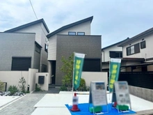 【東京都/武蔵野市境南町】 東京都武蔵野市境南町4丁目　新築戸建　B号棟 外観：全2号棟/真ん中の建物